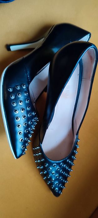 Оригинални  уникални дамски обувки с ток Diesel 37l