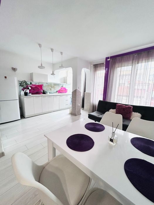 Дава се под наем Тристаен апартамент в Варна, Център - 98 кв.м за 586.5 € - Снимка #3