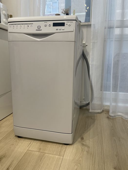 Vand masina spalat vase Indesit