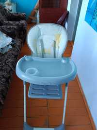 Детский стул для кормления ребёнка.