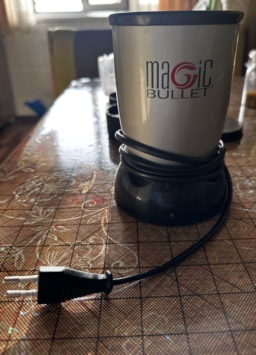 Блендер (мини-система) с насадками и двумя стаканами