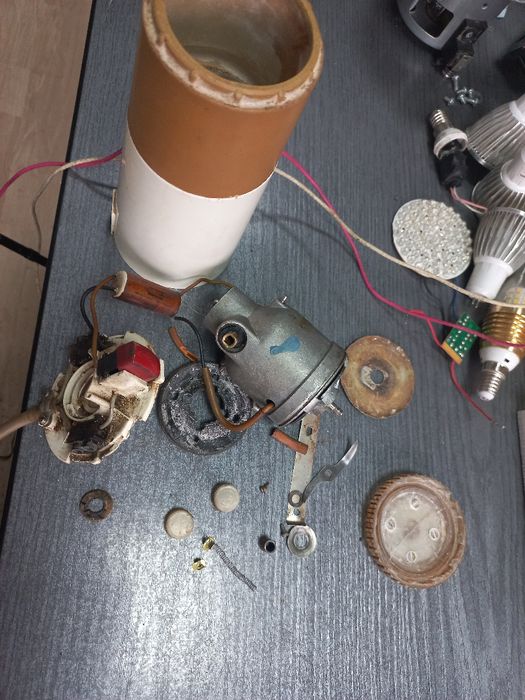 Кофемолка советского производства продаётся на запчасти