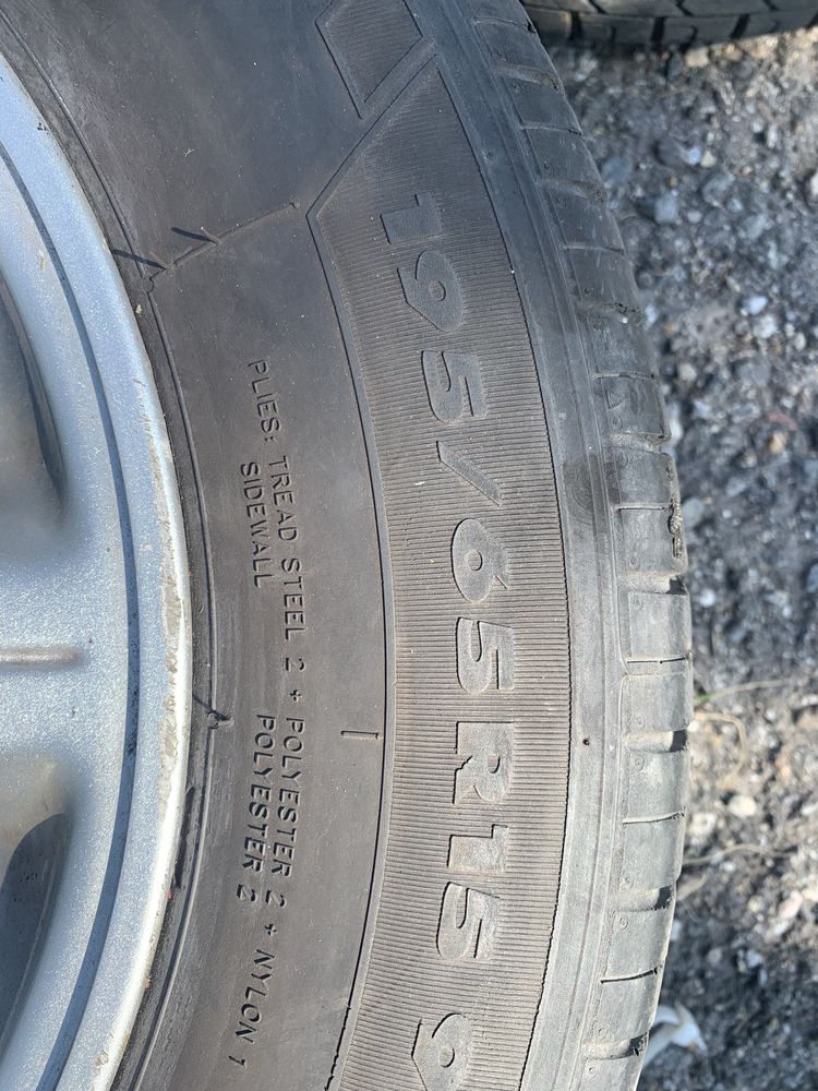 Гуми с джанти рено renault 195/60R15