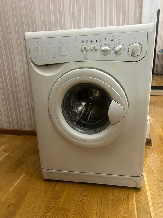 Стиральная машинка Indesit