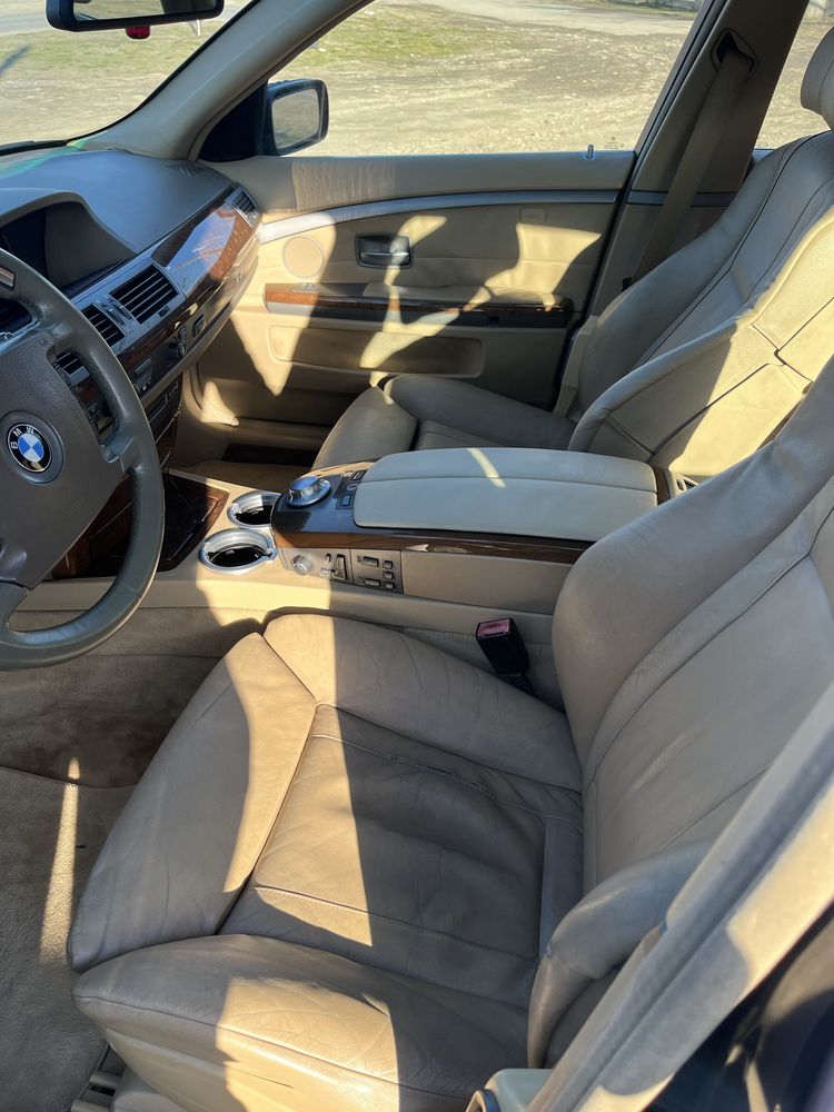 BMW 735i на части