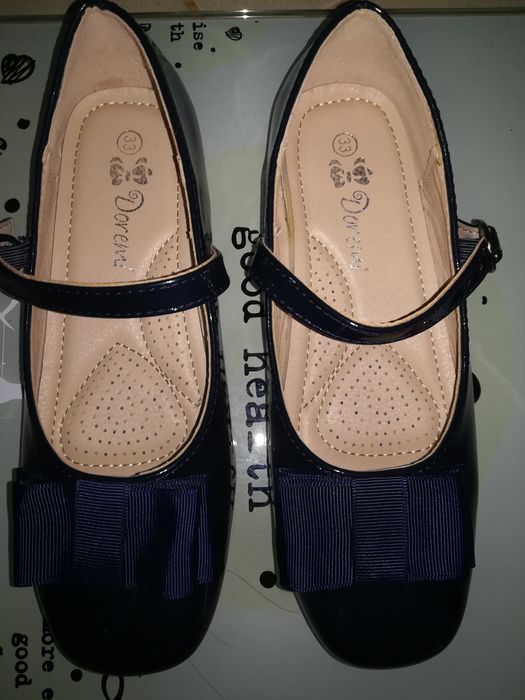 Pantofi mărimea 33, de culoare bleomaren purtati o dată.
