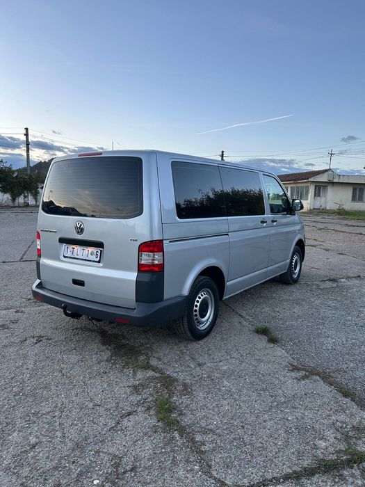 Vând vw transporter t5 8+1 locuri. 2.0 tdi. Euro 5