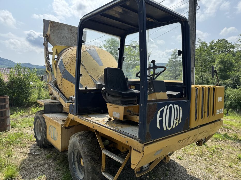 Autobetoniera Fiori 2,5 cubi, an 2002