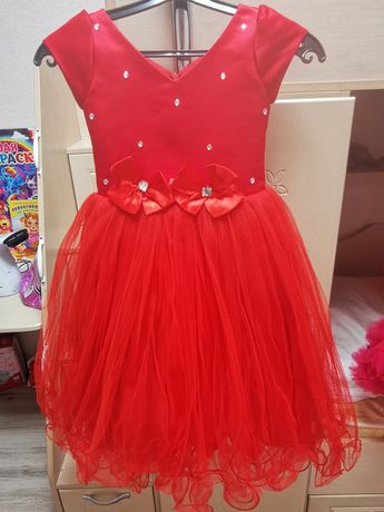 Красное, красивое, пышное, качественное платье для девочки 4,5,6 лет