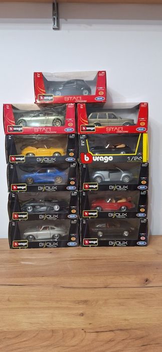 Machete bburago 1/24