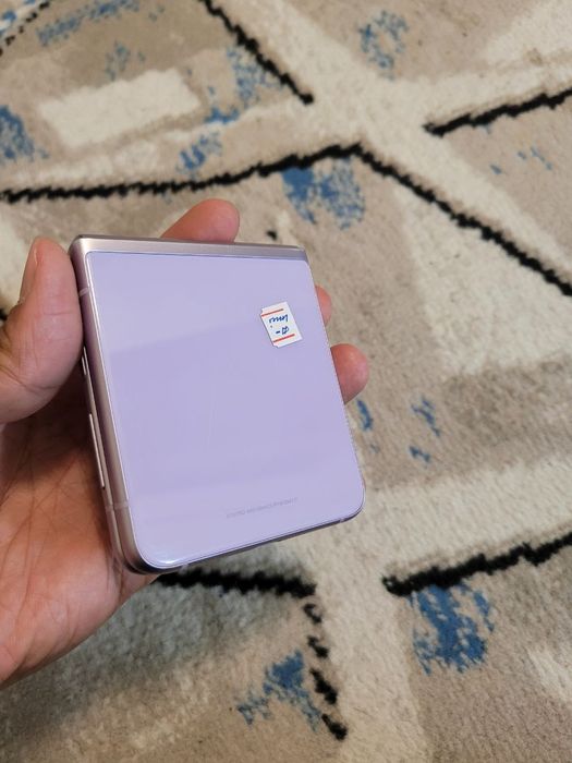 Samsung flip 3  5G 256/8
