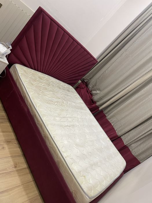 Двухспальная кровать