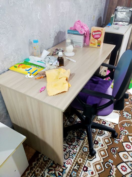 Продам стол для работы и кресло вместе