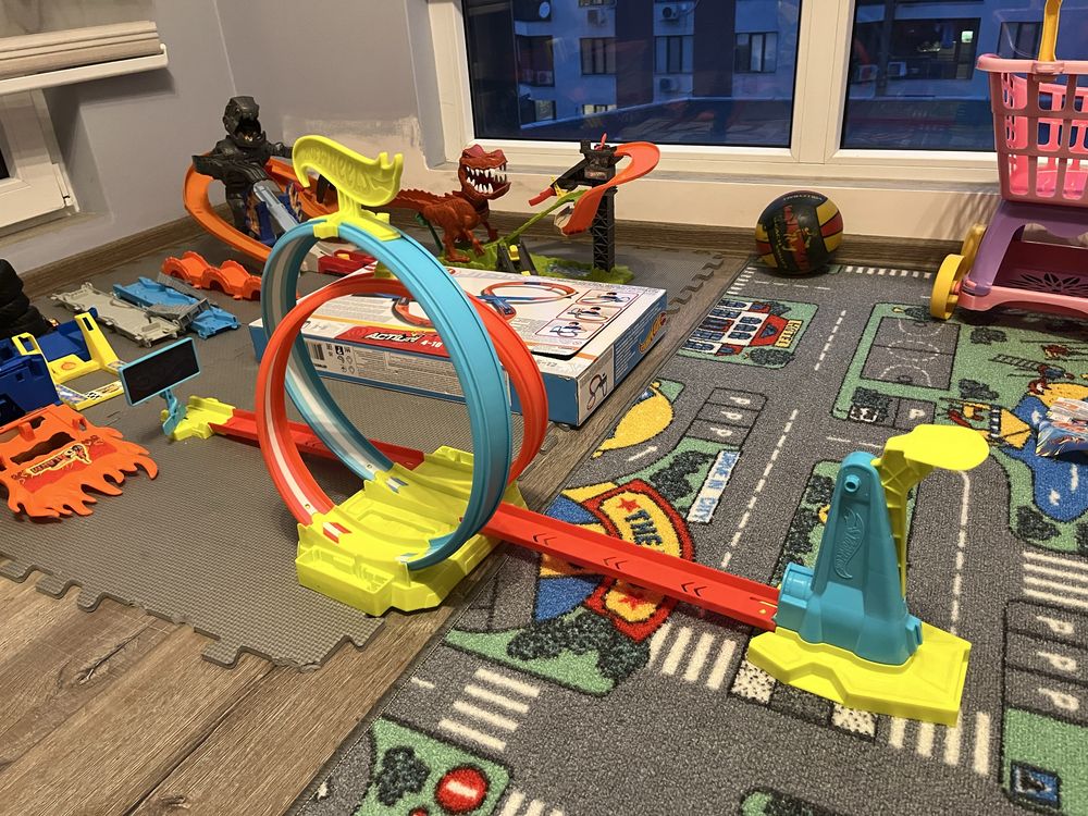 Писти hot wheels 7 бр + nerf elite 2.0