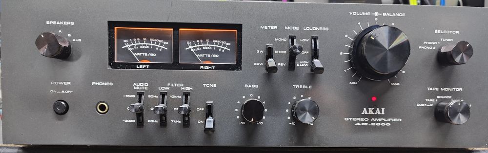 Akai AM-2600 ,stare estetica și tehnică excelentă,poze reale