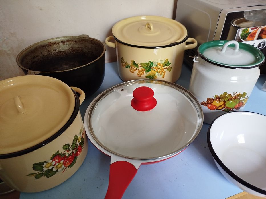 Кастрюли, казан, бидон, сковороды, формы