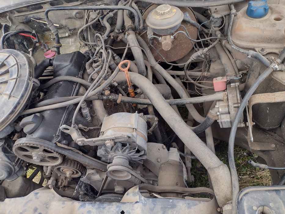 Audi 80 1.8 бензин на части