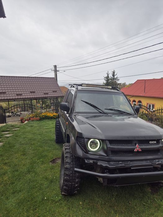Vând Mitsubishi Pajero Pinin 2.0 GDI
