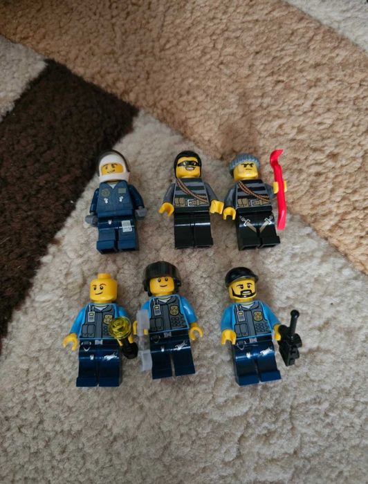 Lego city 60008 asaltul muzeului incomplet