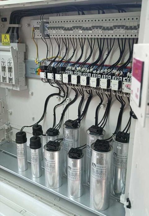Baterie de condensatoare pentru compensarea energiei reactive