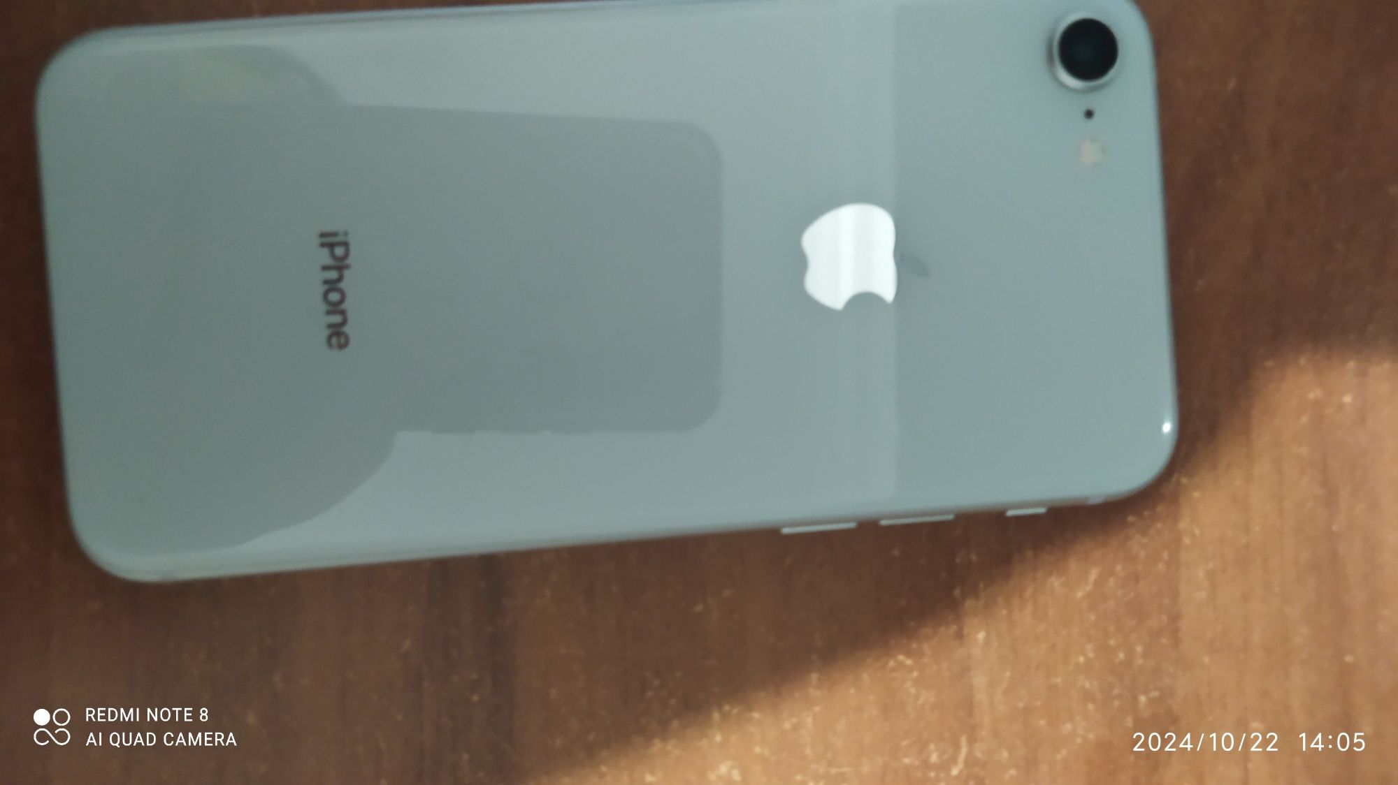 iPhone 8 Apple продам