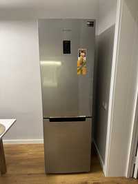 Продам почти новый холодильник Самсунг