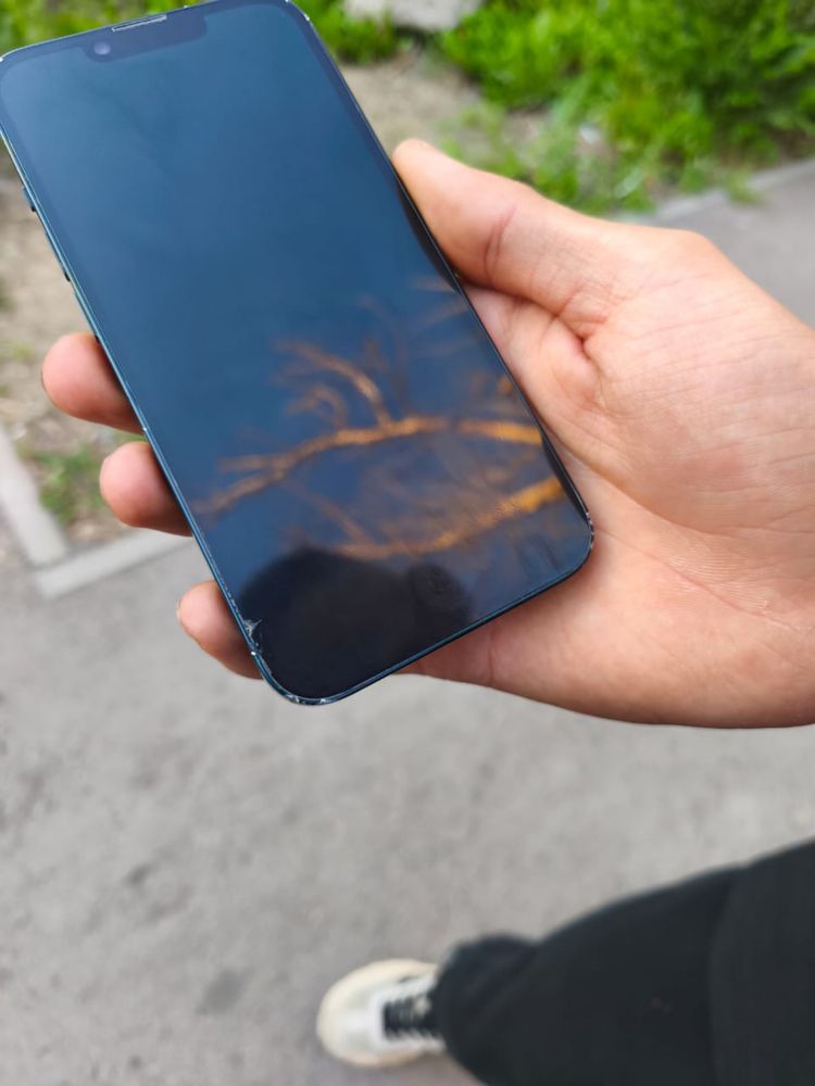 Продаю Iphone 14