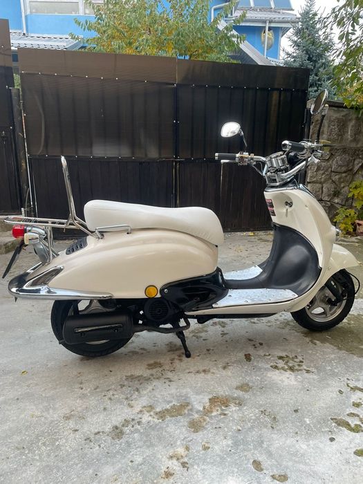 Vand motoscuter VESPA RETRO stare perfecta restaurata complet