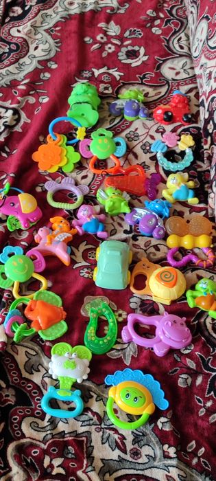 Детские игрушки  , погремушки,мягкие игрушки
