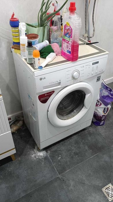 Продам стиральную машину LG 5 kg в связи с покупкой новой.