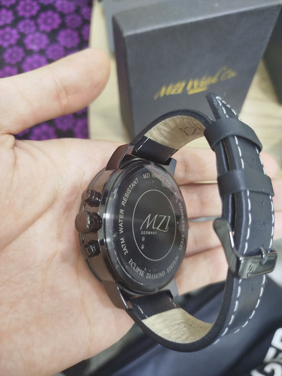 Продам оригинальные часы от  MZI watch  черного цвета
