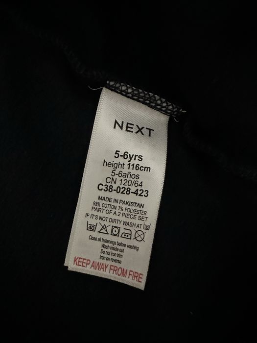 Vand lot de hainute baiat!