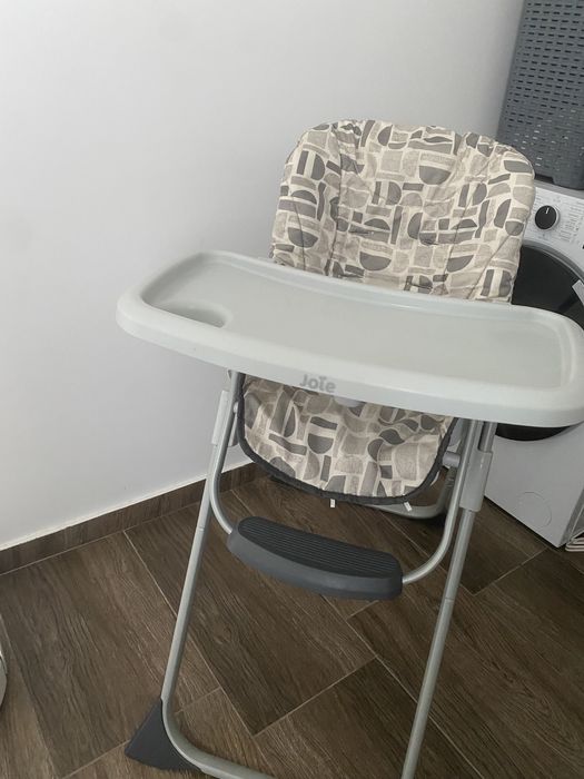 Scaun de masa JOIE Mimzy Snacker Logan