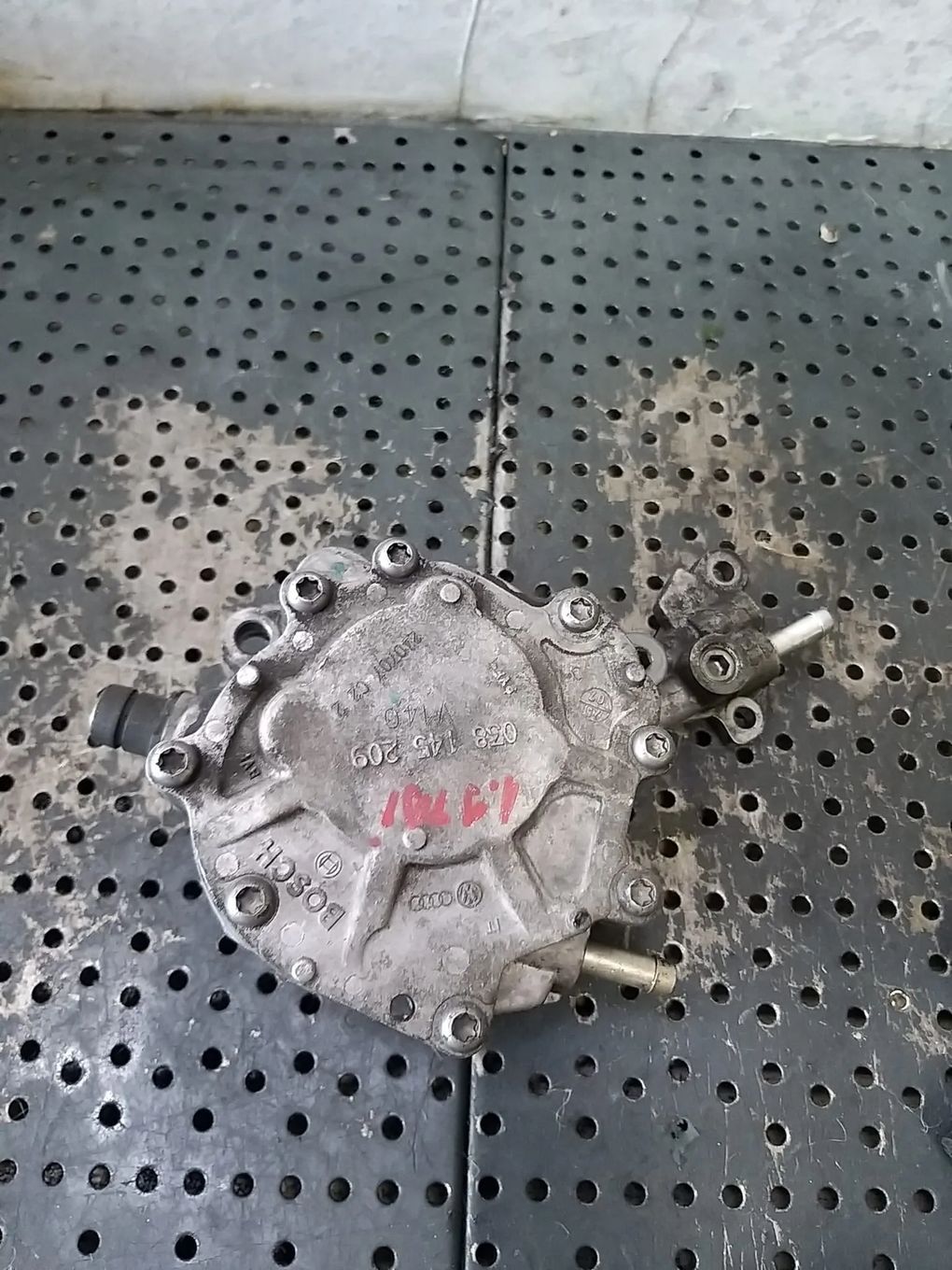 Pompa vacuum 1.9 tdi vw golf 4 1j 038145209