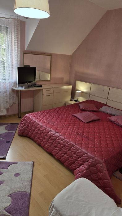 Отдавам под наем отличен тристаен перфектен апартамент  с мазе и ГАРАЖ