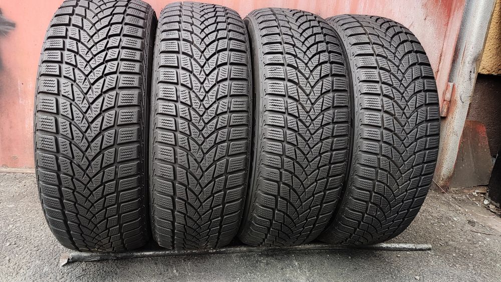 4бр. зимни гуми 195/55/16 Dayton, dot22
dot22
7.5/7.9mm
Добро състояни