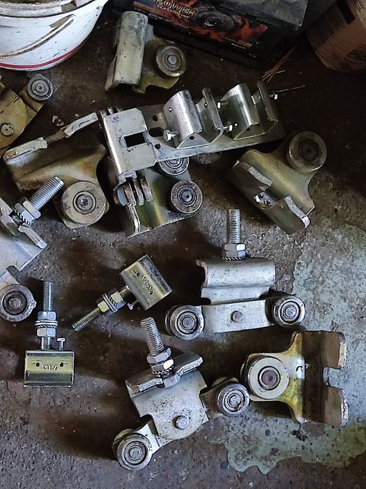 Vind piese pentru porți noi nouțe