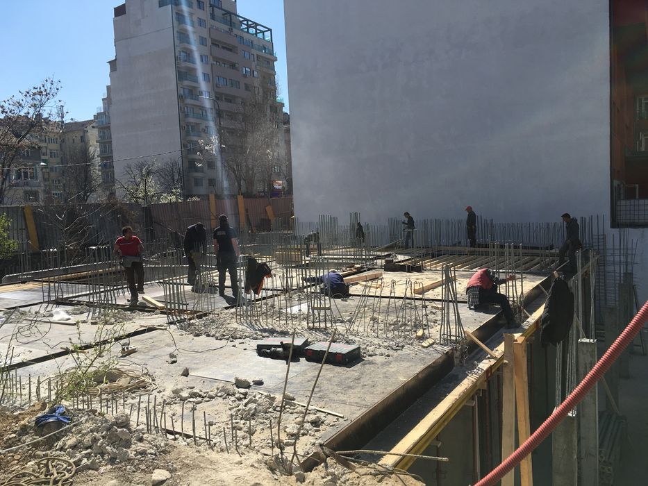 Груб строеж, бетонови съоръжения, строителство на къщи и кооперации