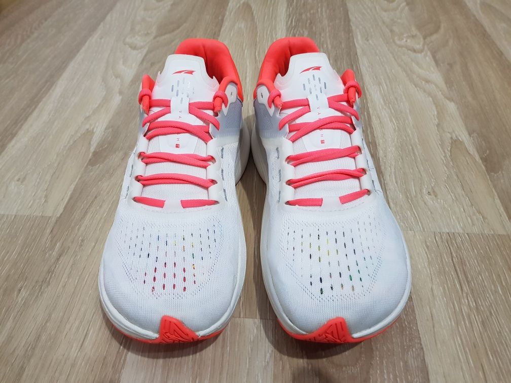 Adidasi Altra mărimea 40,5 nike force boost.