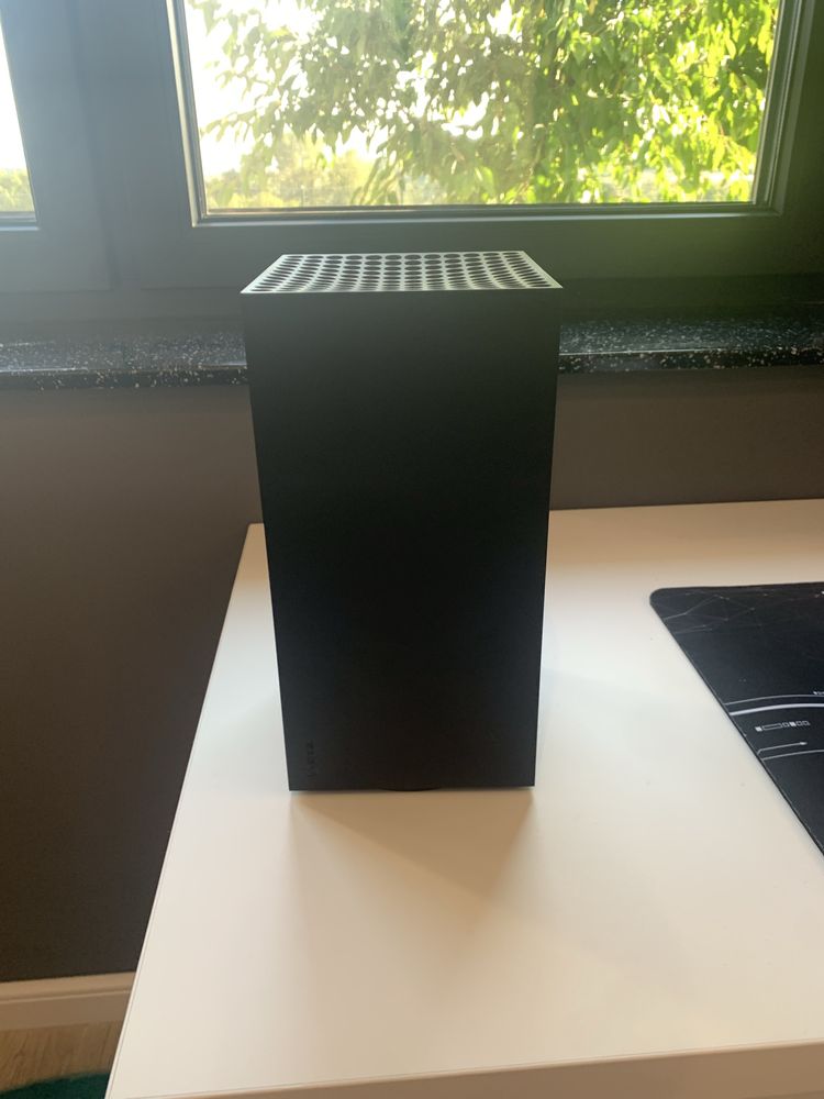 Vand Xbox series x in stare foarte buna