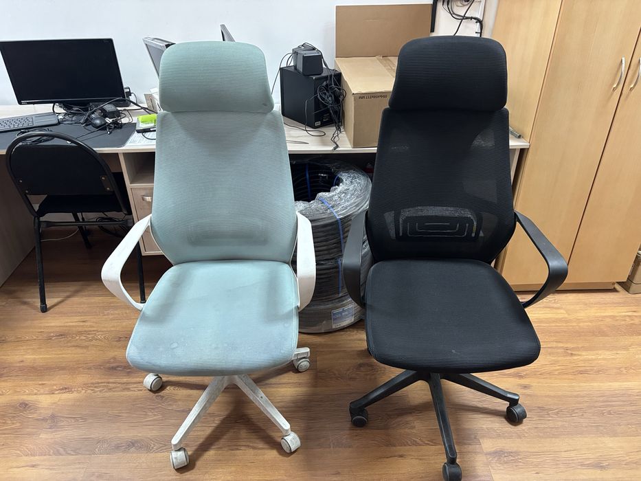 Офисные кресла 2 шт