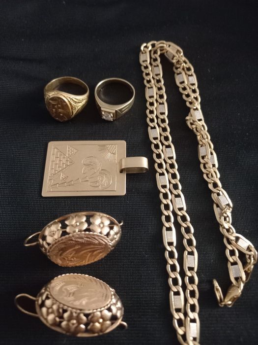 Vând bijuterii din aur 14k