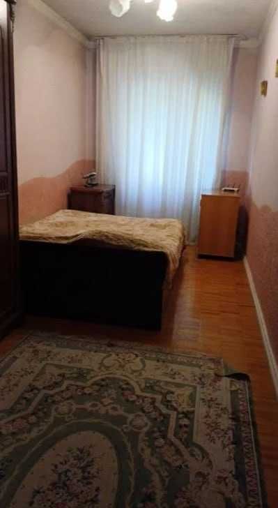 Квартира в Центре Космонавты 77 серия с 2 мя Балконами 4 комнатная