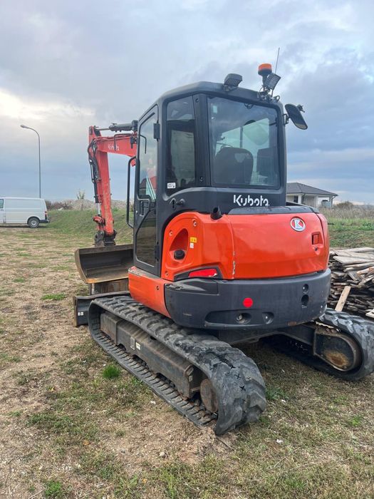 Vand Excavator Kubota U48 si Hitachi ZX280