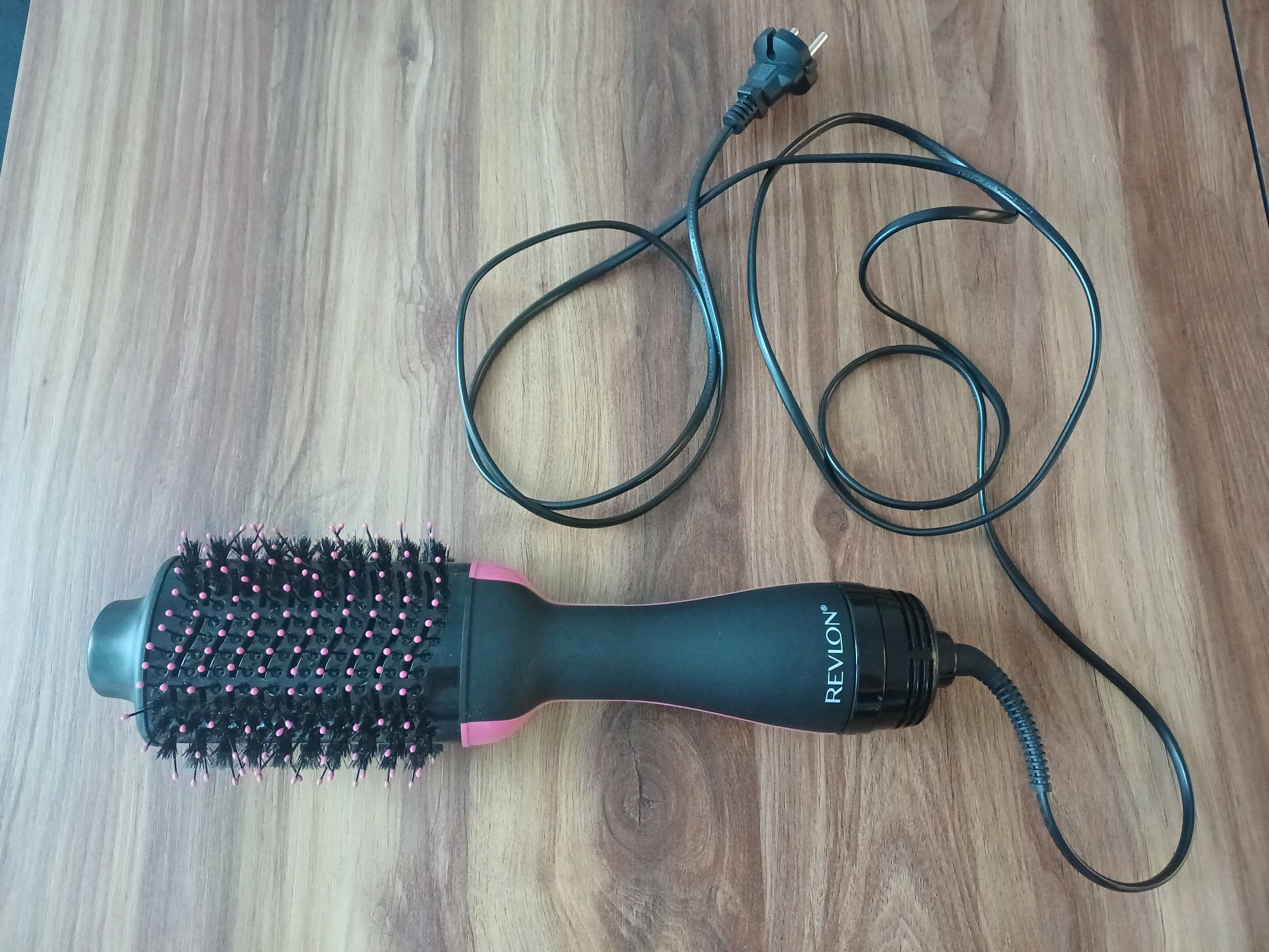 Електрическа четка REVLON Pro Collection One-Step Hair Dryer & Volumiz