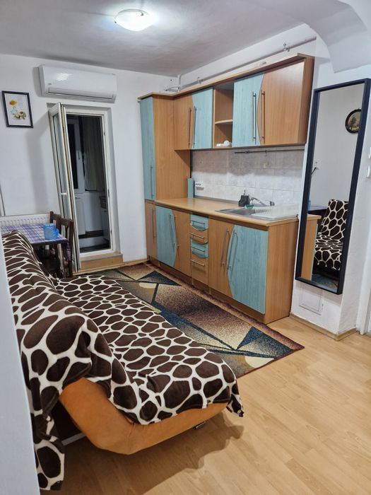 Închiriez apartament 2 decomandate, Rovine, parculet, centrala, et.1