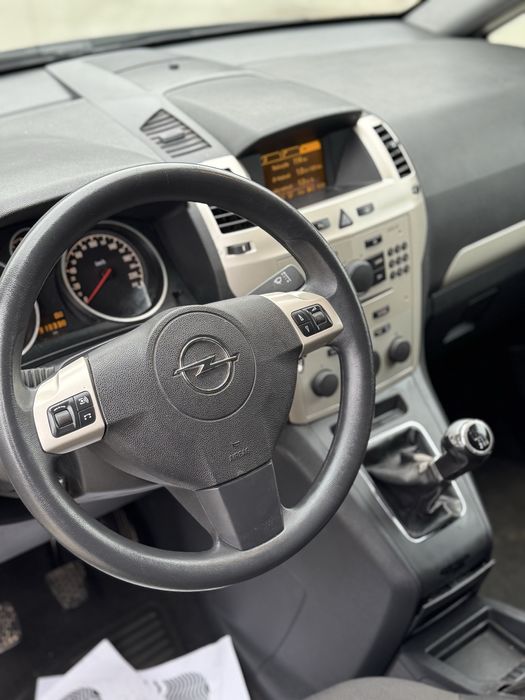 Opel zafira 1.9dcti 2008 /7 locuri/