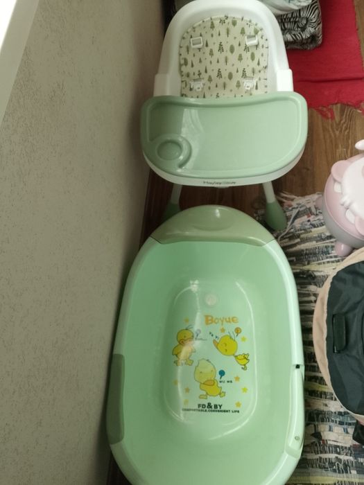 Детская ванна и стульчик для кормления