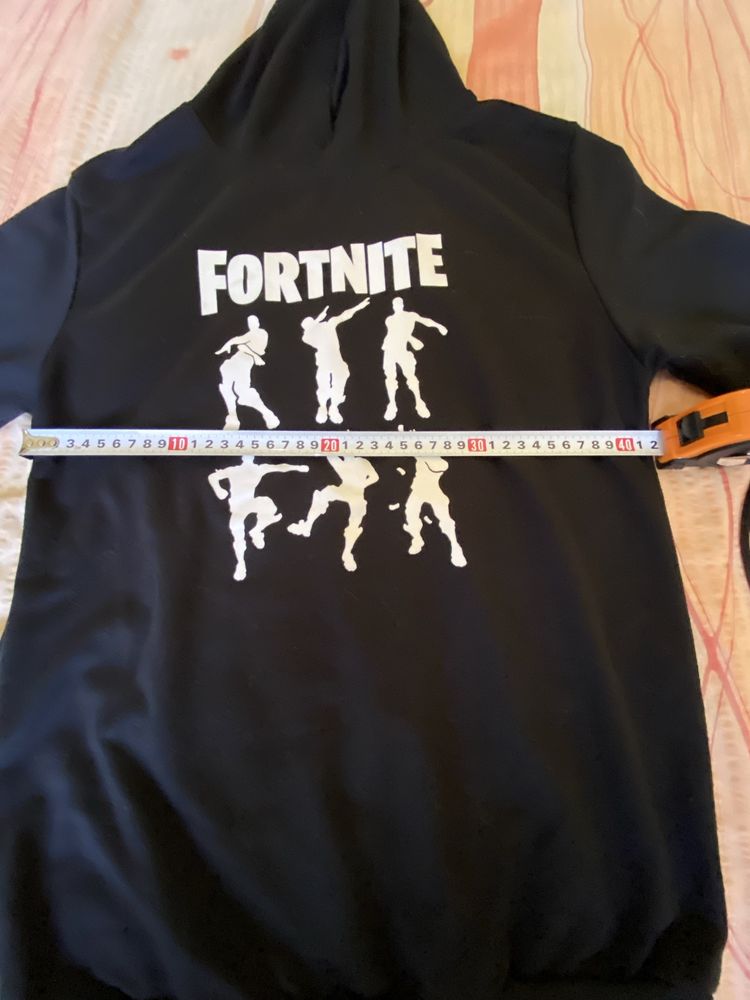 Продав: Fortnite блуза с качулка. Черно с бяло.