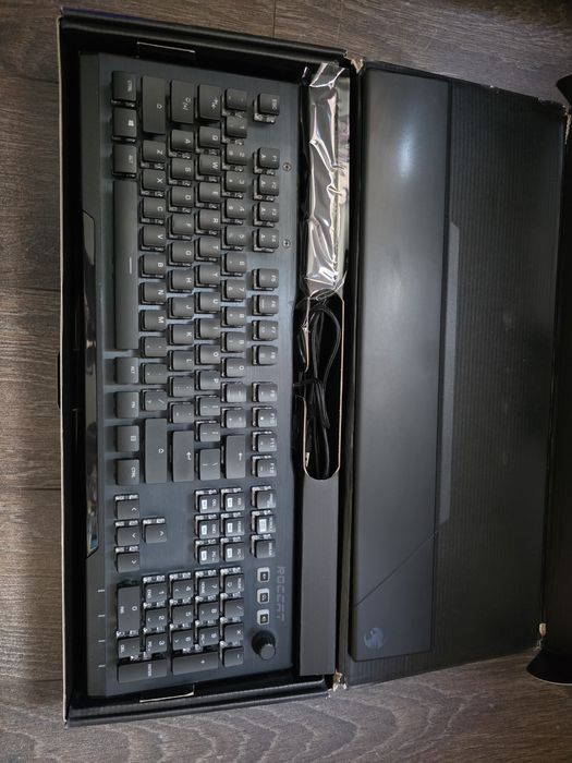 Tastatura Roccat Vulcan 121 AIMO
